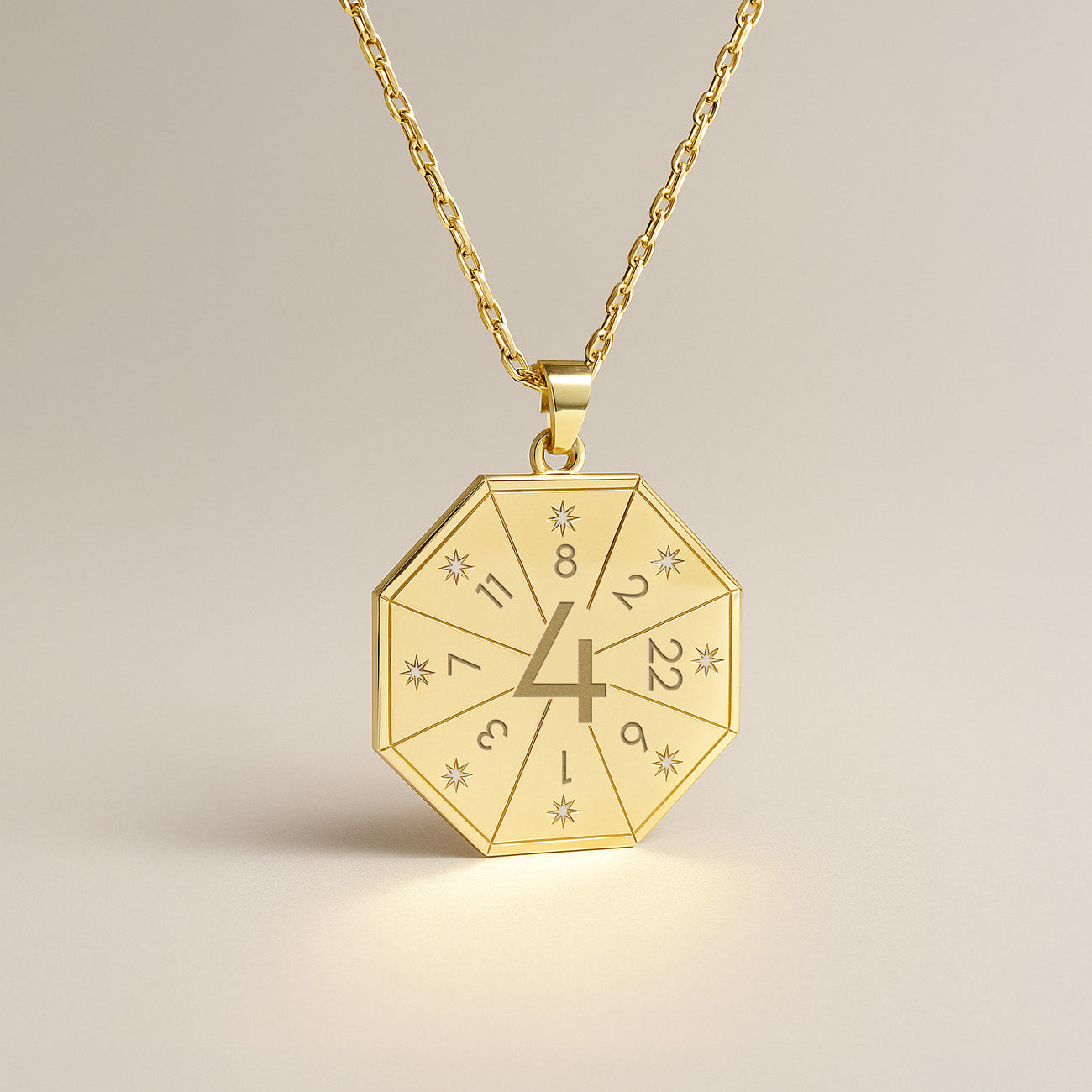 Naszyjnik z wisiorkiem Budowniczego (4) w kolorze złotym – Pieczęć Fundamentu