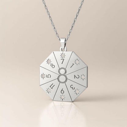 Naszyjnik z wisiorkiem Brama Lwa 8.8 w kolorze srebrnym – Amulet Duszy.