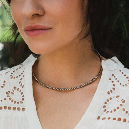 Miedziany naszyjnik tensorowy w kolorze srebrnym - Kubit Zaginiony (177 MHz)