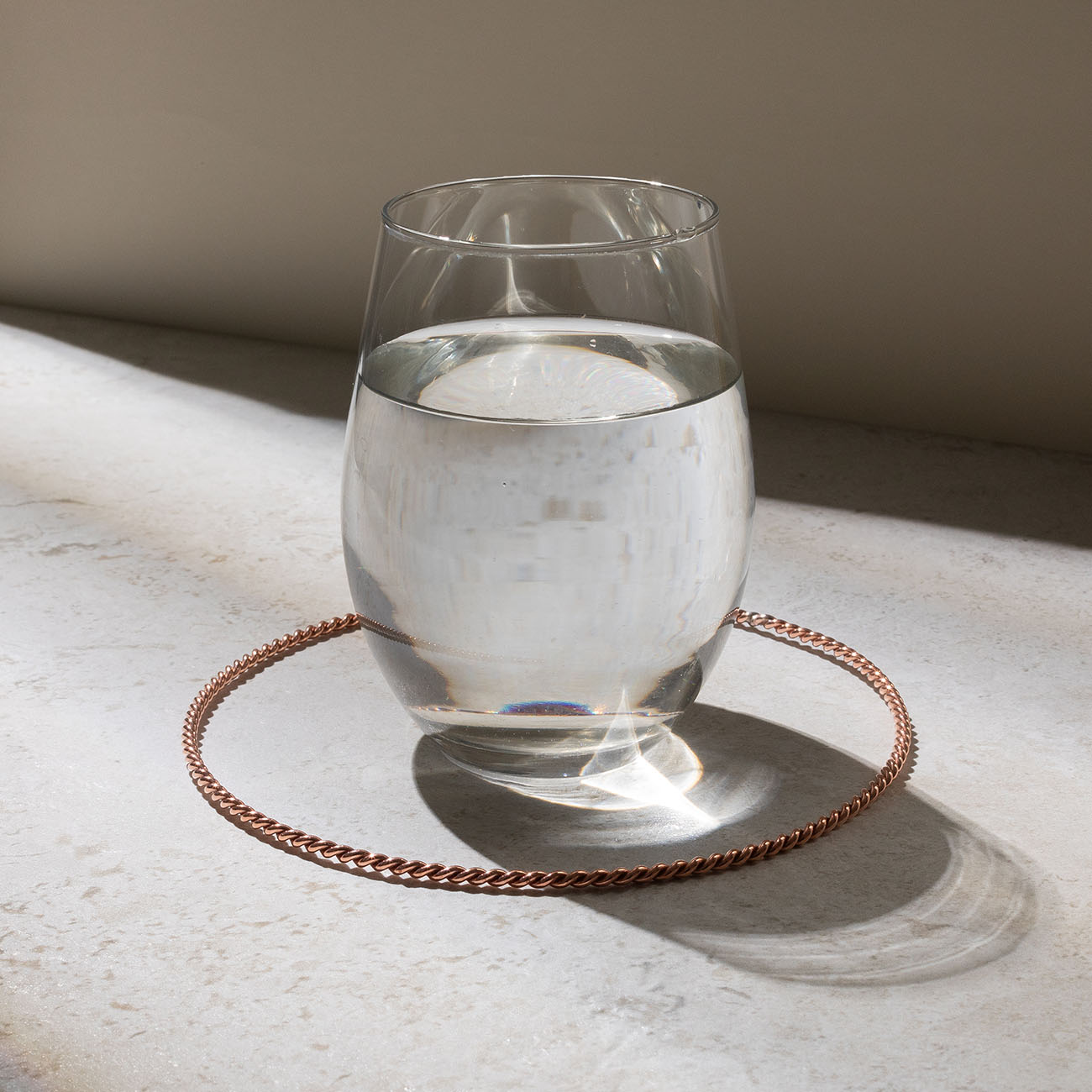 Měděný tenzorový obruč - zemní rezonanční qubit (333 MHz)