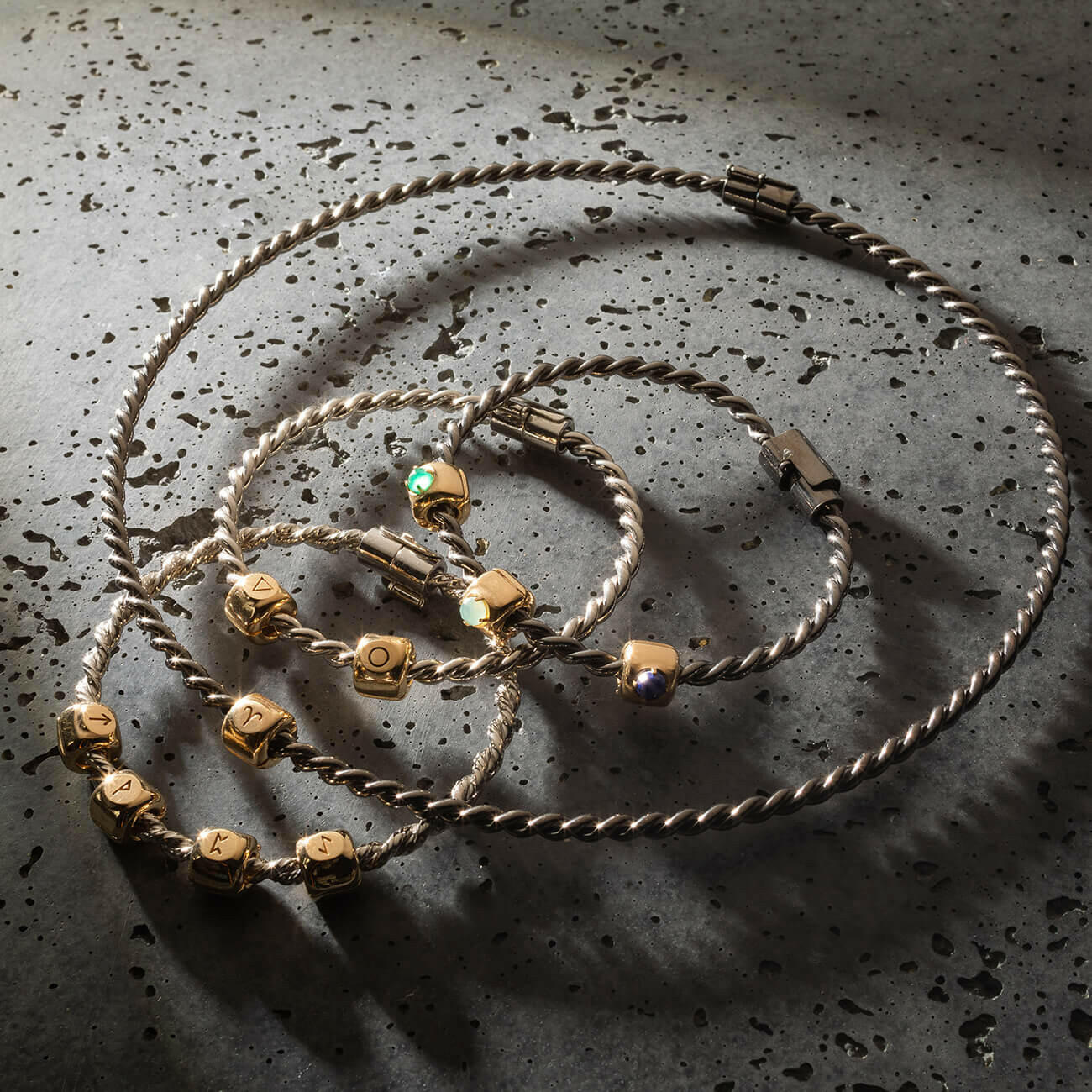 Miedziany naszyjnik tensorowy w kolorze srebrnym - Królewski.